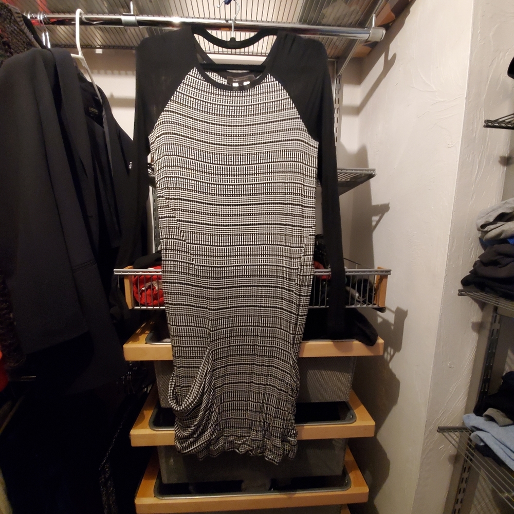 Bcbg long sleeve with drape pocket detail on hrm